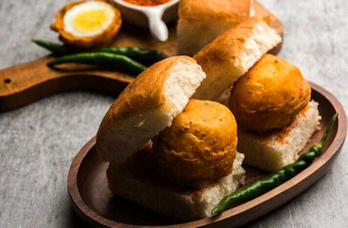 vada-pav-a-culinary-delight