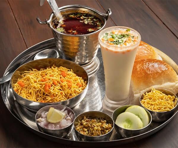 why-misal-pav-is-the-best-comfort-food-on-winter-days