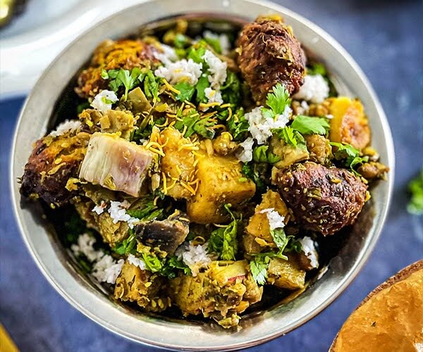 Undhiyu-A-Traditional-Gujarati-Winter-Dish-2