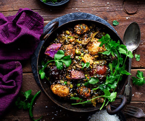 Undhiyu-A-Traditional-Gujarati-Winter-Dish-3
