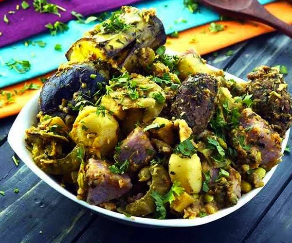 Undhiyu-A-Traditional-Gujarati-Winter-Dish-5