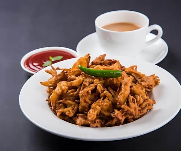 Monsoon Moods Call for Hot Pakoras & Masala Chai – Only at Vatan 7