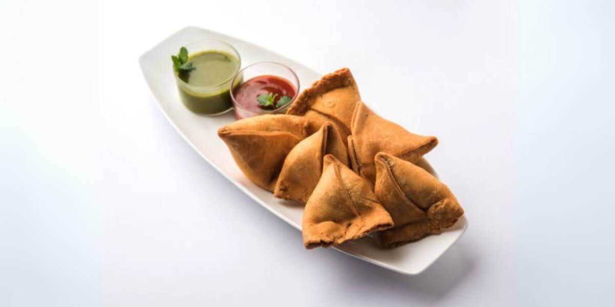 Try Samosa Pav and Samosa Chaat at Vatan 6